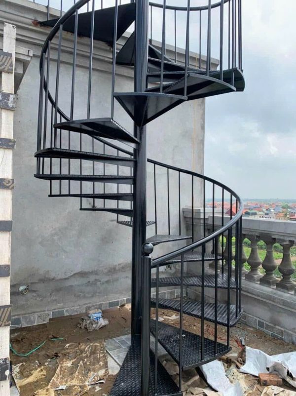 cầu thang sắt xoắn ốc