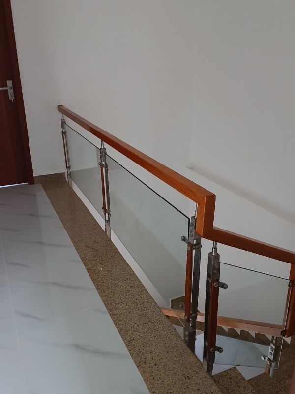 lan can kính trụ inox