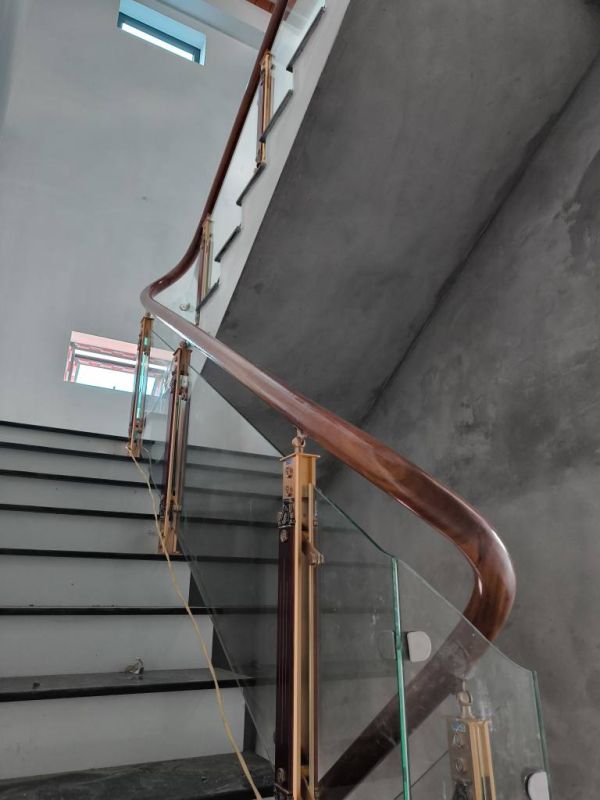 lan can kính tay vịn