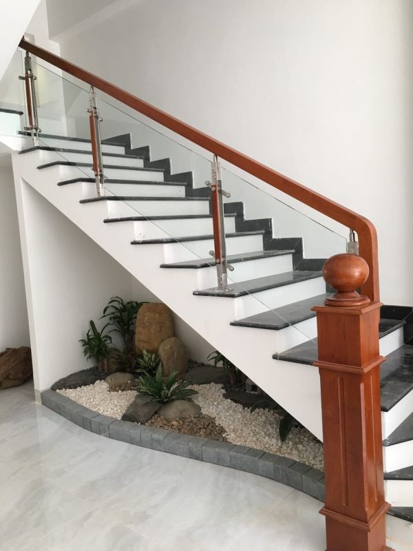 làm lan can kính tại quận 5