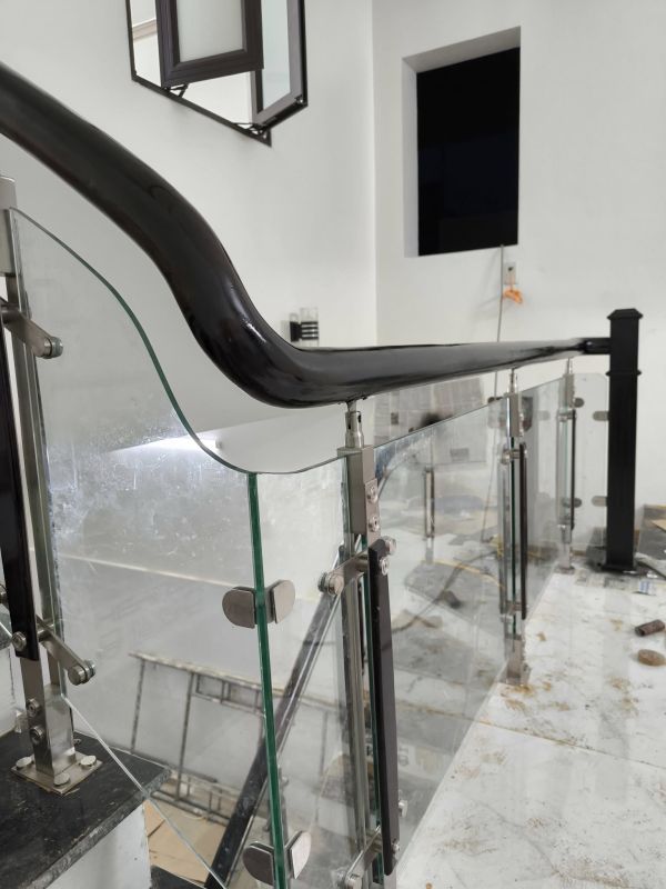 lan can kính trụ inox