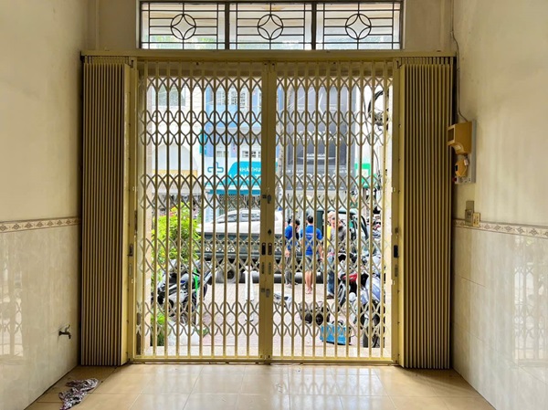 cửa kéo sắt  nhà phố