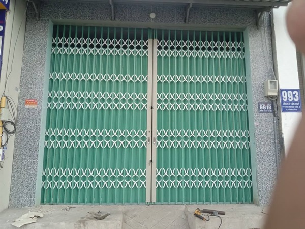cửa kéo sắt nhà phố