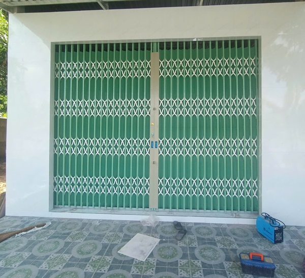 cửa kéo sắt