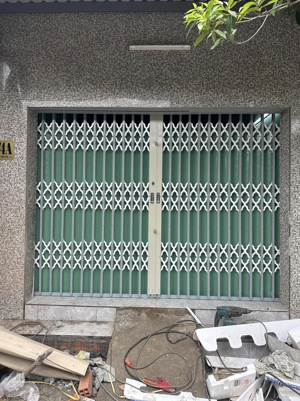 cửa kéo sắt