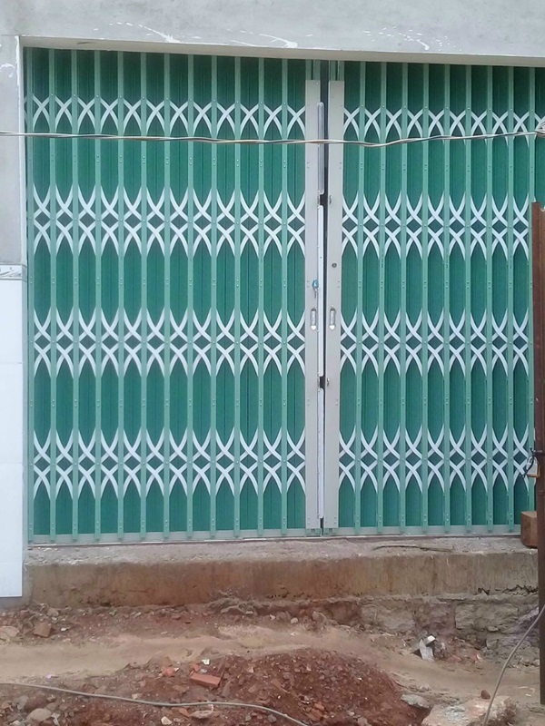 cửa kéo sắt có lá