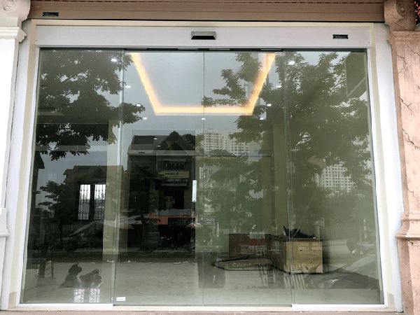 làm cửa kính cường lực tại củ chi