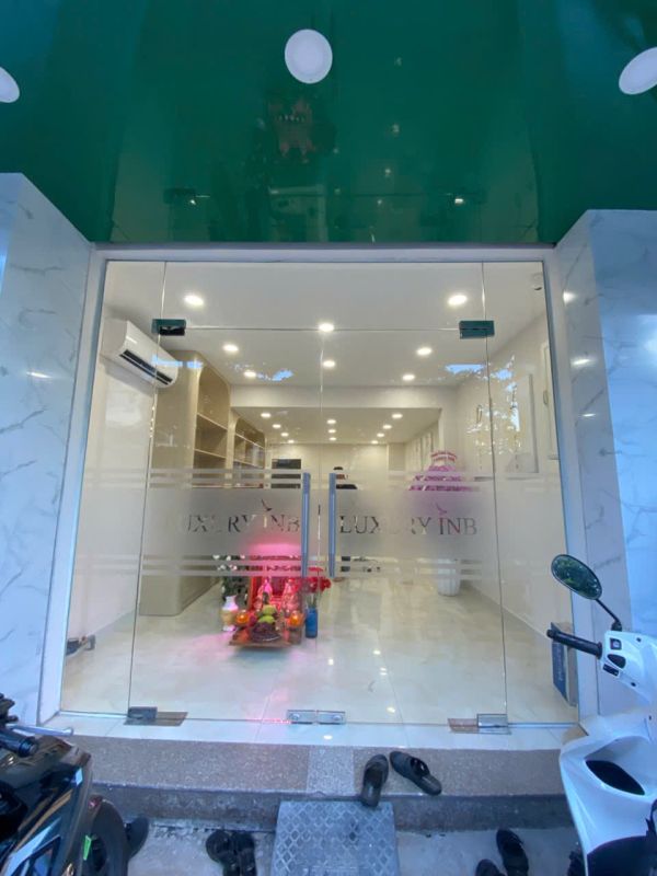 cửa kính cường lực nhà ở