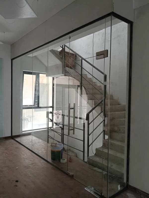 cửa kính cường lực