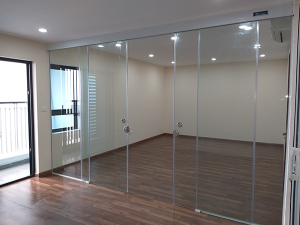 cửa kính cường lực văn phòng