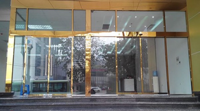 cửa kính cường lực