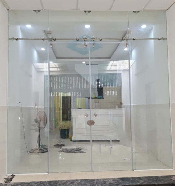 cửa kính cường lực lùa