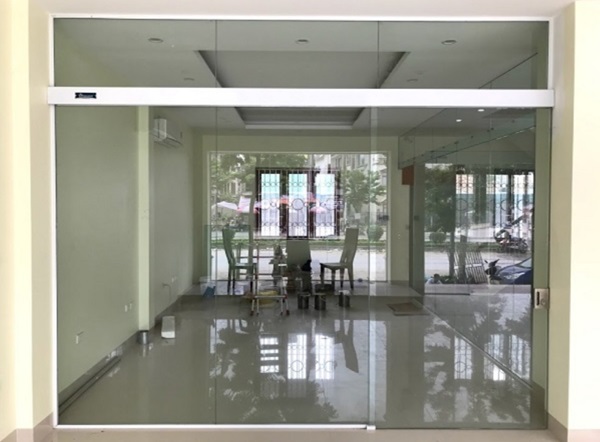 làm cửa kính cường lực tại quận 8
