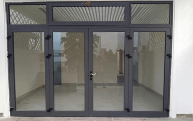 cửa nhôm kính nhà phố