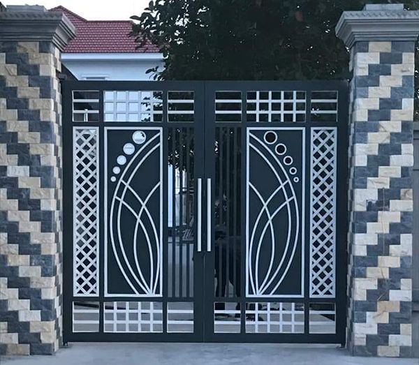 cửa sắt 2 cánh ngoài trời