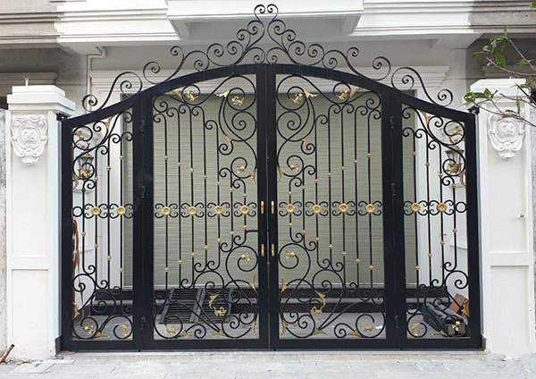 cổng sắt ngoài trời