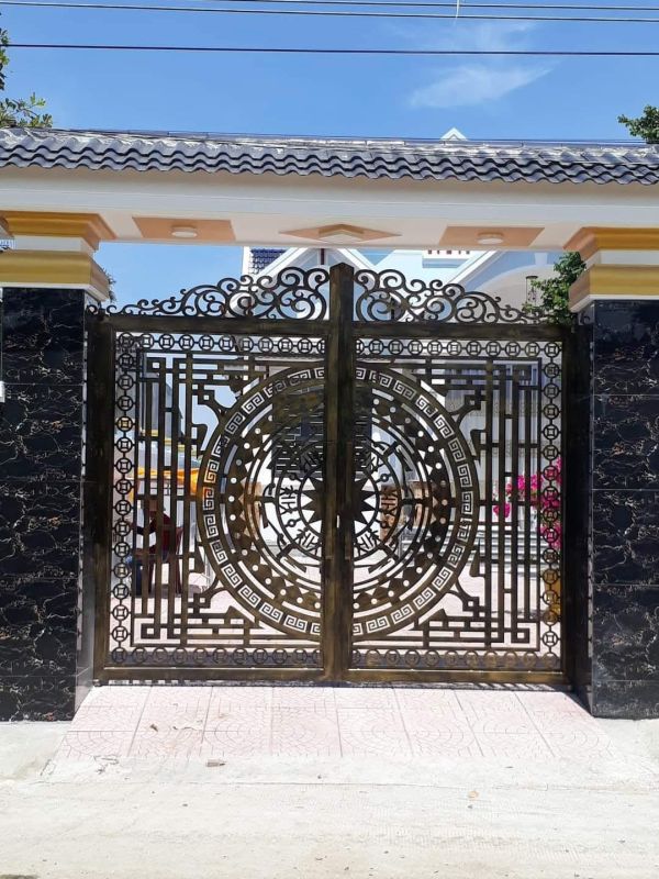 cửa sắt mỹ thuật ngoài trời