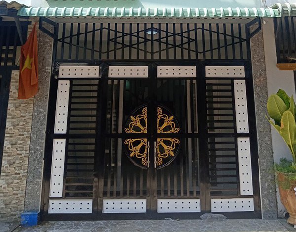 cửa sắt nhà phố