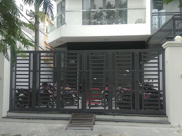 cửa sắt nhà phố