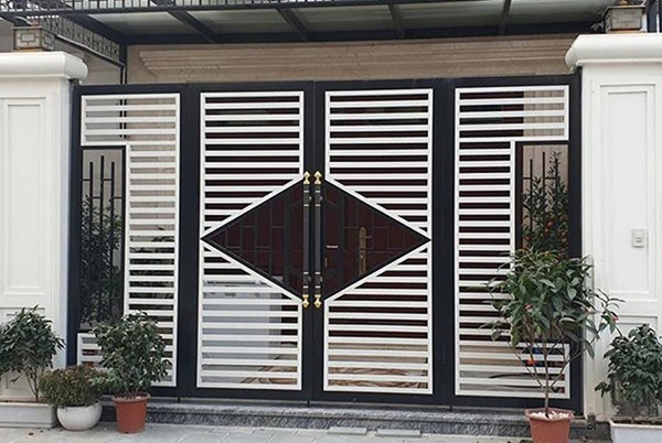 cửa sắt nhà phố