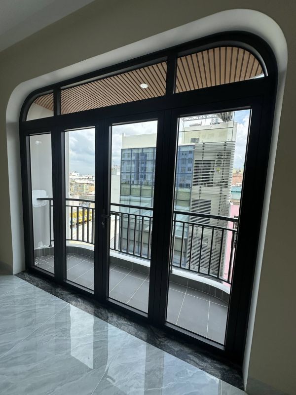 cửa nhôm kính nhà phố