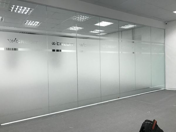 vách kính cường lực cố định