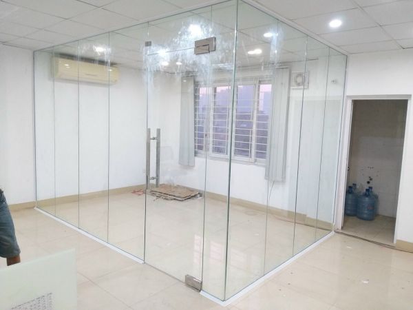 vách ngăn phòng kính cường lực