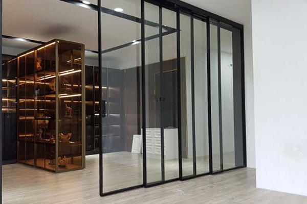 vách kính cường lực có khung