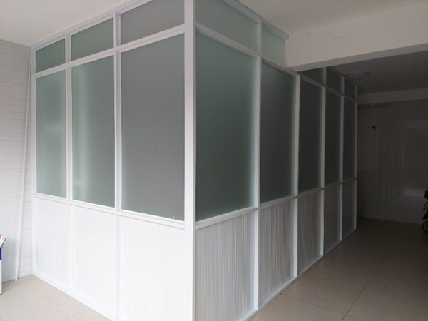 vách ngăn nhôm kính kho xưởng