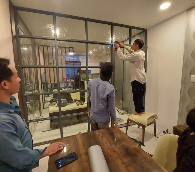 làm vách nhôm kính gò vấp