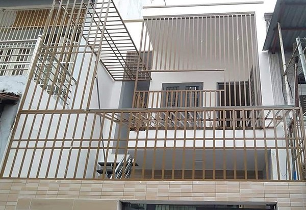 khung sắt bảo vệ