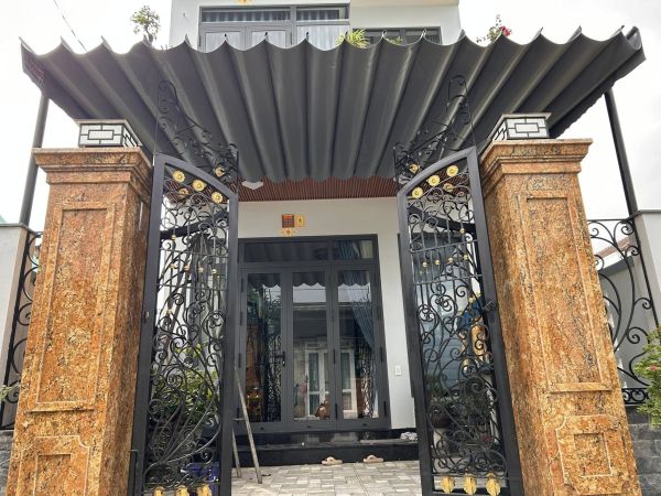mái xếp di động sân trước nhà