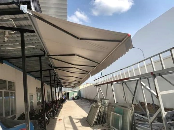 mái hiên di động quay tay