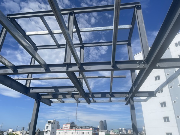 Làm Nhà Thép Tiền Chế Tại TP.HCM | Thi Công Nhanh, Chắc Chắn, Giá Tốt
