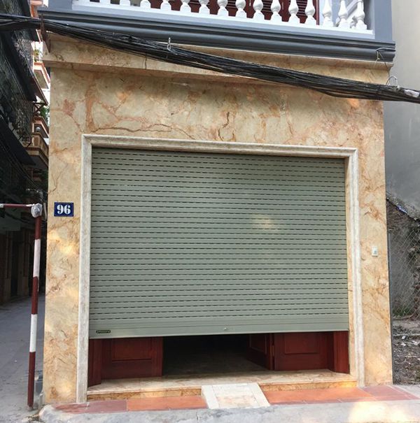 cua-cuon-nha-be-5 cửa cuốn