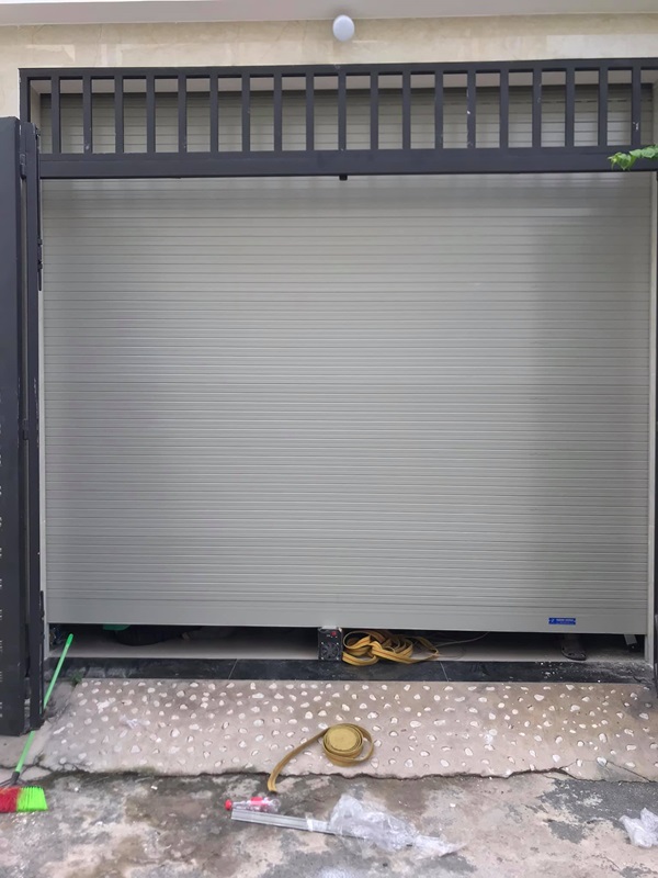 Cửa cuốn tấm liền