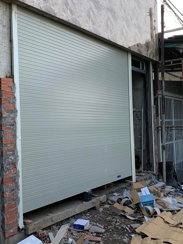Thi công cửa cuốn tấm liền