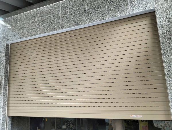 Làm Cửa Cuốn Tại Quận 7 | Thi Công Nhanh Uy Tín, Khảo Sát Tận Nơi