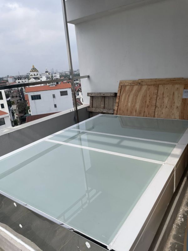 mái che giếng trời