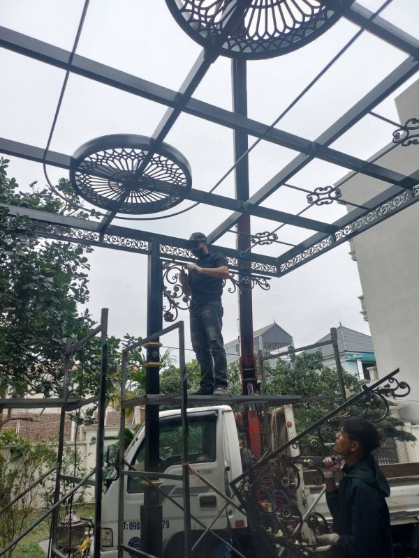 mái kính sân thượng