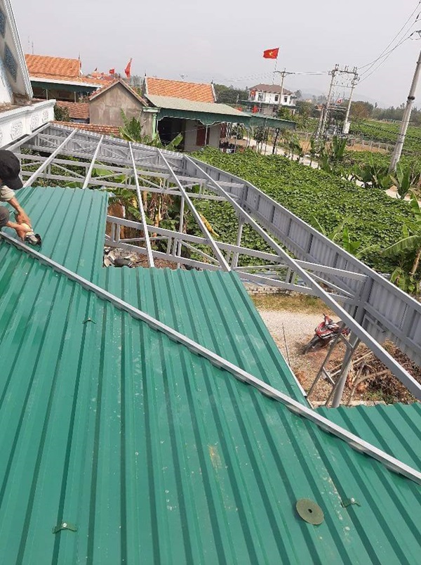 thi-cong-mai-ton-go-vap-1 Thi công mái tôn tại Gò Vấp