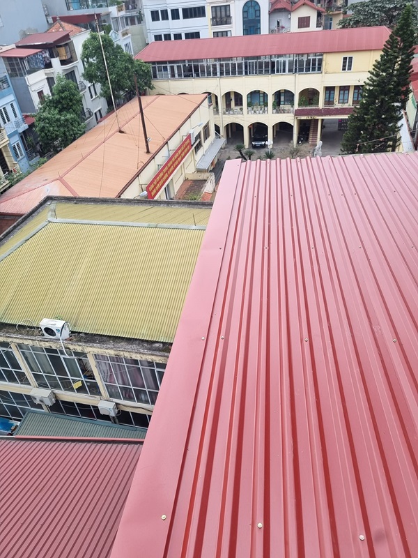 Thi công mái tôn tại phường Xuân Hòa quận 3